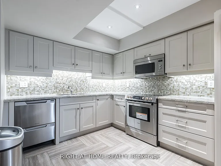 38 Sugarbush Ct — Photo 6