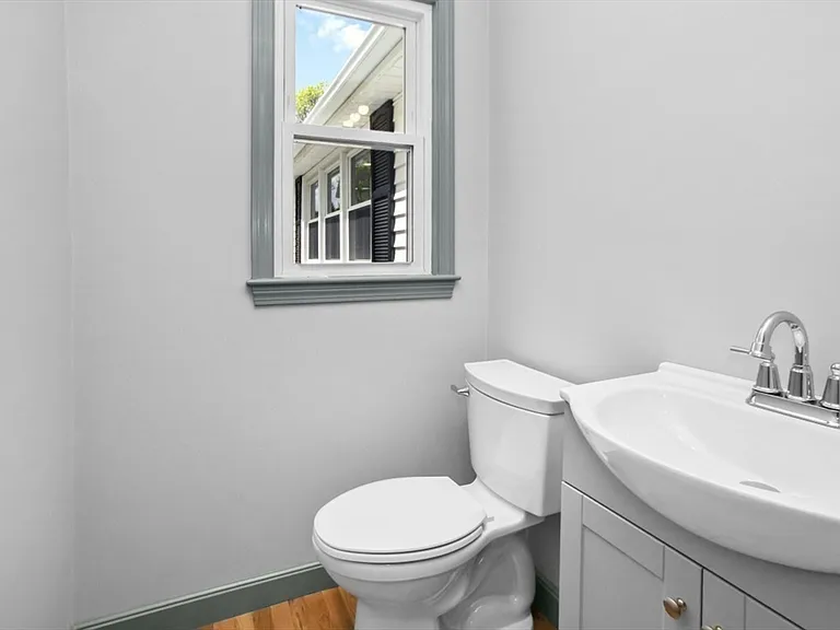 29 Harbor St — Photo 16