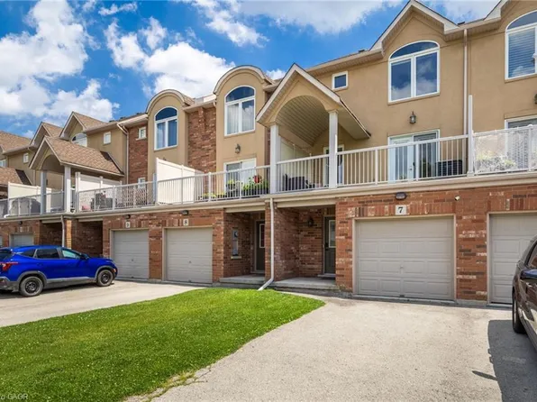 1253 Silvan Forest Dr #7, Burlington, ON L7M 0B7