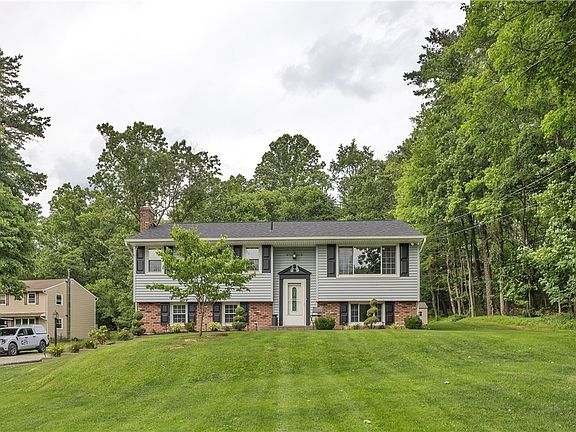 2nd image of 267 Thorn Run Rd