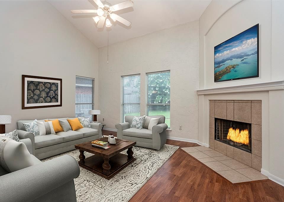1st image of 2619 Camden Park Dr