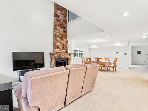 4th image of 1500 Salaway Ct