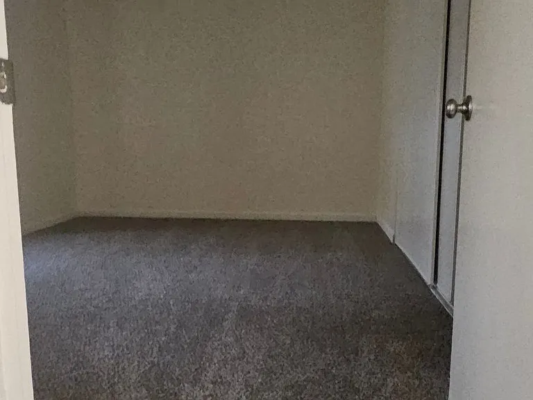 Foxworth Apartments — Photo 66