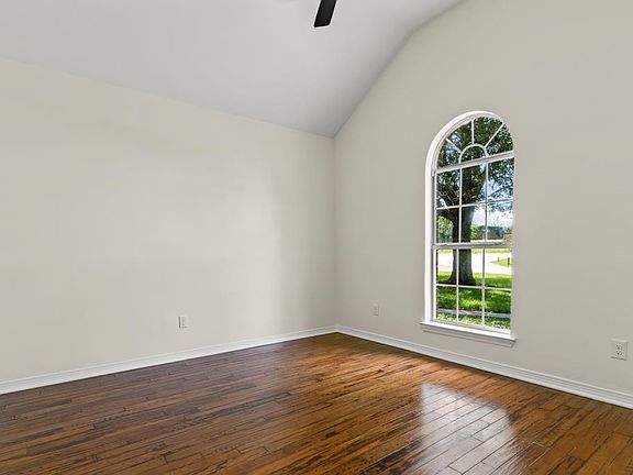 5th image of 222 Maxey Rd