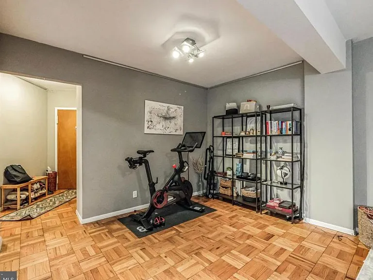 Image with furniture for reference
