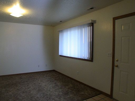5th image of 1840 N Dickens St APT 4