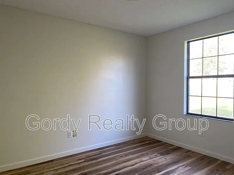 2764 Wynn St — Photo 7