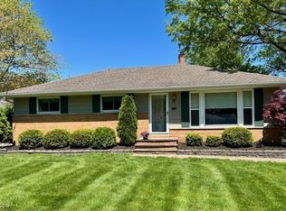 22200 Rivergate Dr, Rocky River, OH 44116