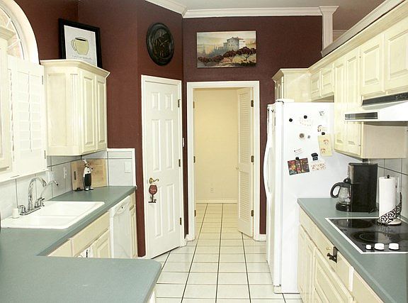 5th image of 3101 Woodridge Ln