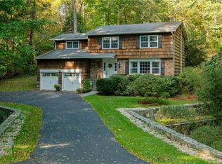 6 Erin Ct, Millwood, NY 10546
