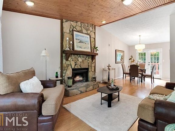 5th image of 398 Hearth Pl