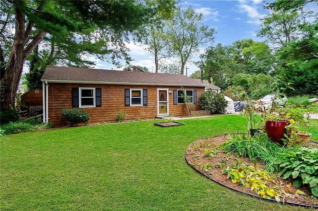 4 bed, 1572 sqft, $3,700 — Photo 1