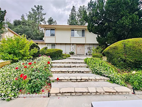5763 Valerie Ave Photo 1