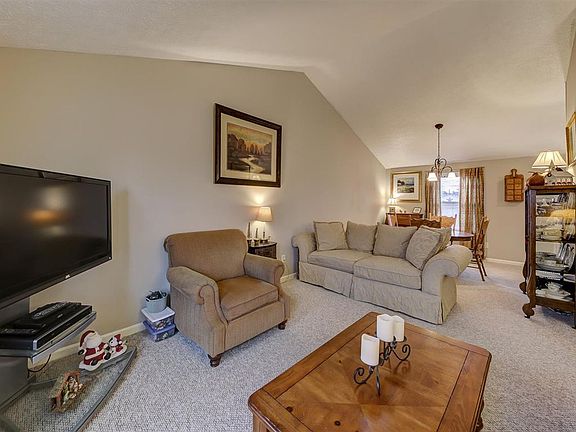 2nd image of 8334 Tamarack Dr