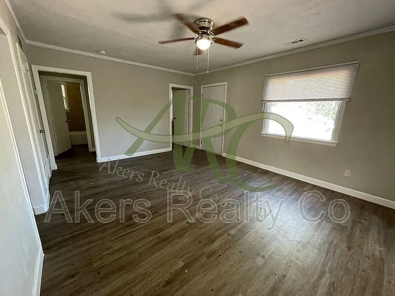 2 bed, 1.0 bath, 1204 sqft, $1,395 — Photo 3