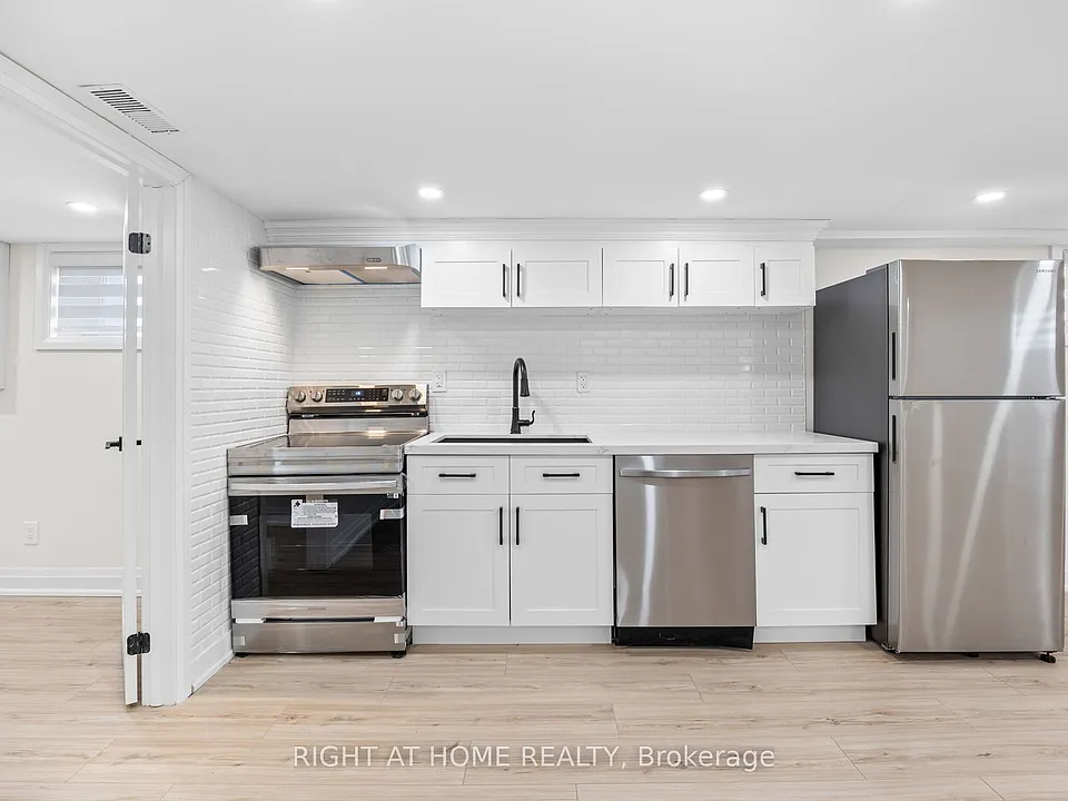961 Victoria Park Ave #BASEMENT