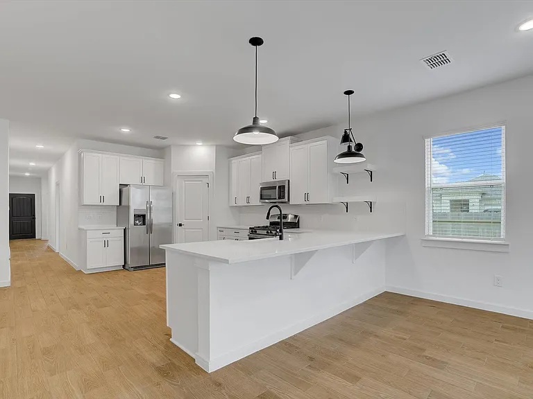 8438 Bay Ridge Cir — Photo 7