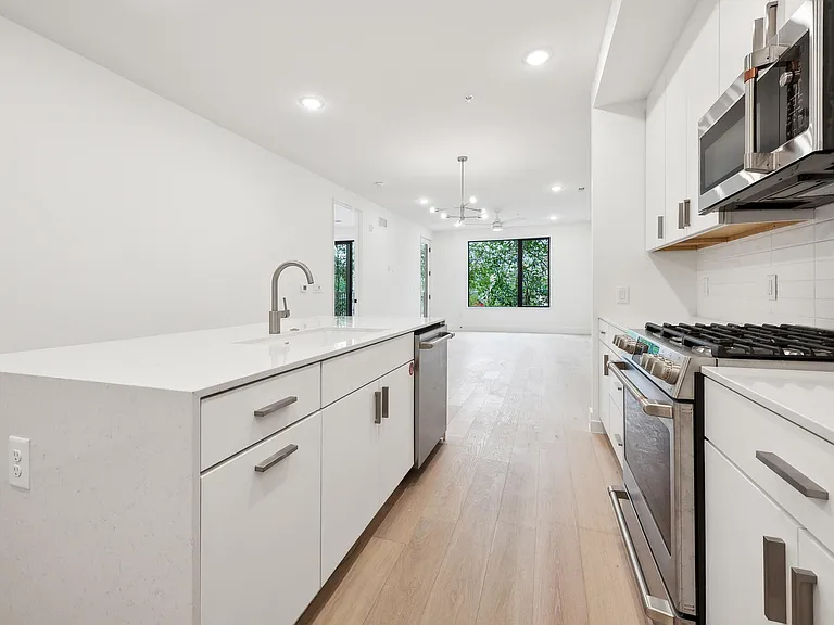 29 Enterprise St #106 — Photo 6
