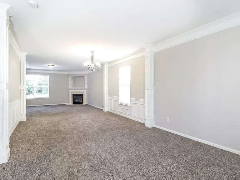5721 Verrazano Dr — Photo 5