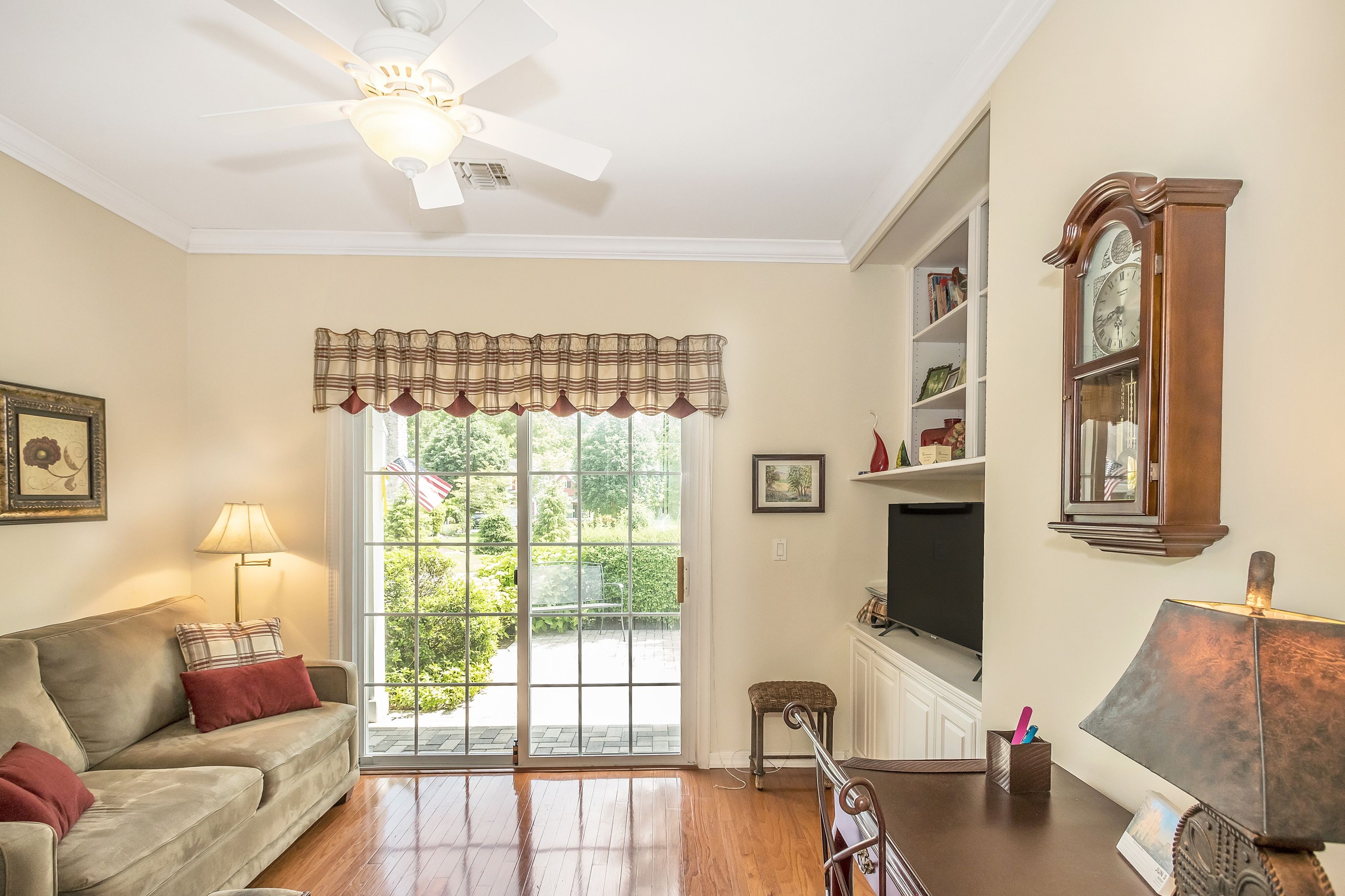 4 Black Pine St, Calverton, NY 11933 Out East