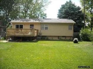 823 Tipperary Dr, Papillion, NE 68046