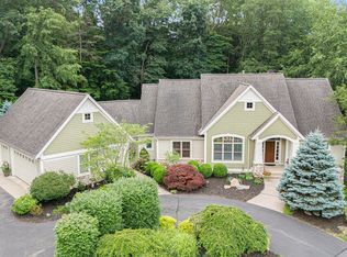 1365 Old Oak Hill Dr, Ada, MI 49301