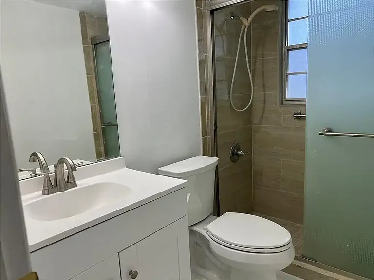 321 Newport Ct #V-unit 321 — Photo 40
