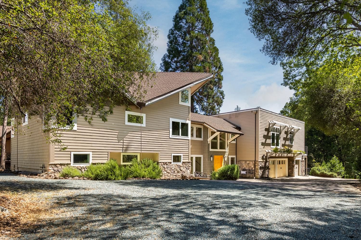 11594 Redwing Ct