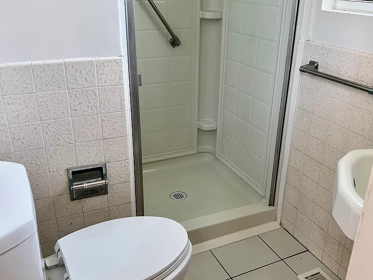 315 Juanita Ave — Photo 9