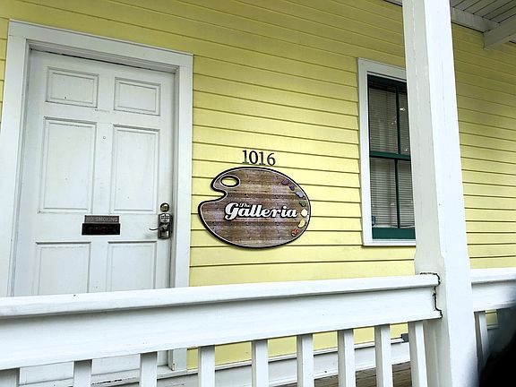 2nd image of 1016 Howe St #9
