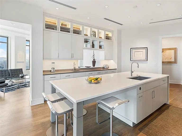 3376 Peachtree Rd #44B — Photo 20