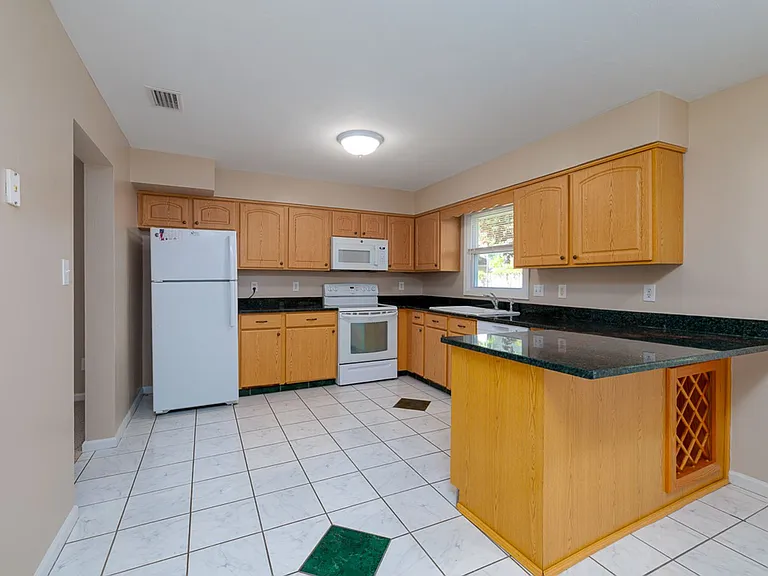 1789 Moonstone Dr — Photo 12