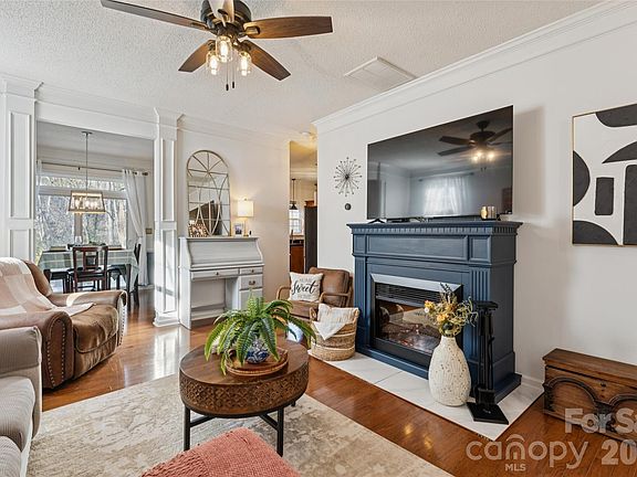4th image of 290 Sweet Martha Dr