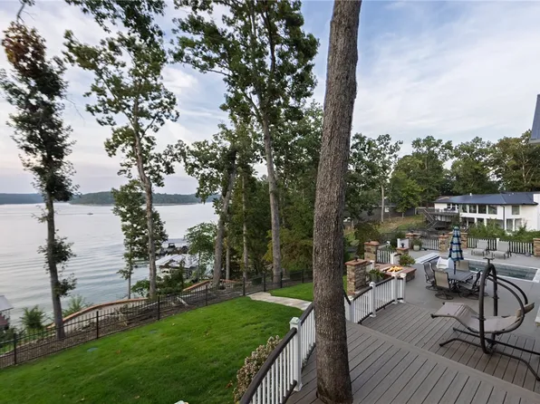 10 Fitch Cir, Rogers, AR 72756