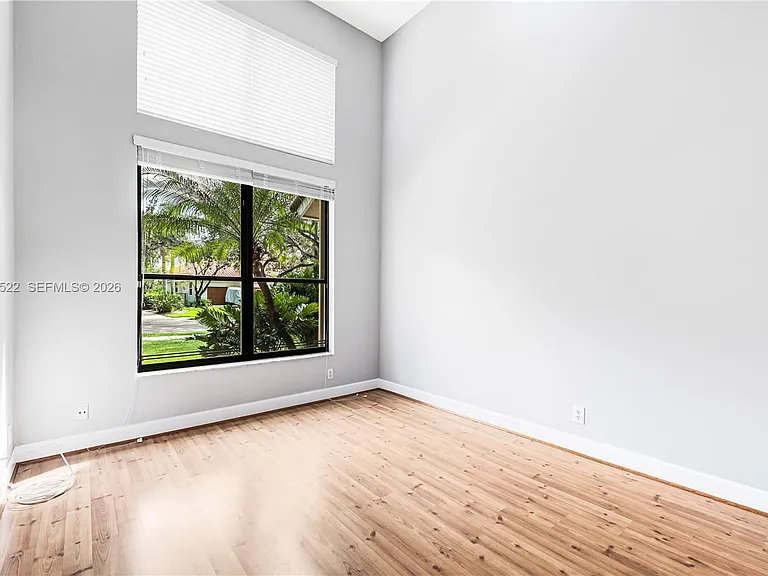 1256 Manor Dr S — Photo 22