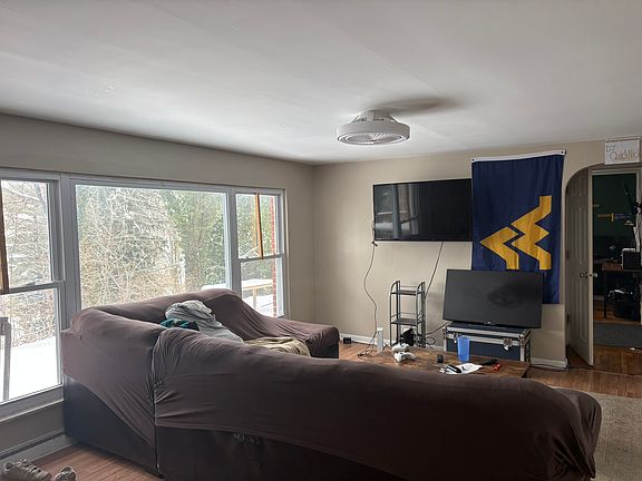 2nd image of 616 Pearl Ave