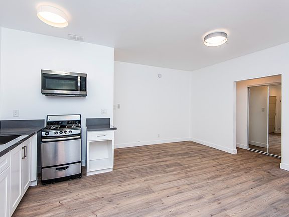 5th image of 1439 N Curson Ave APT 208