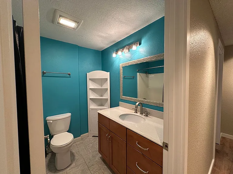 1479 Greenville Dr — Photo 16