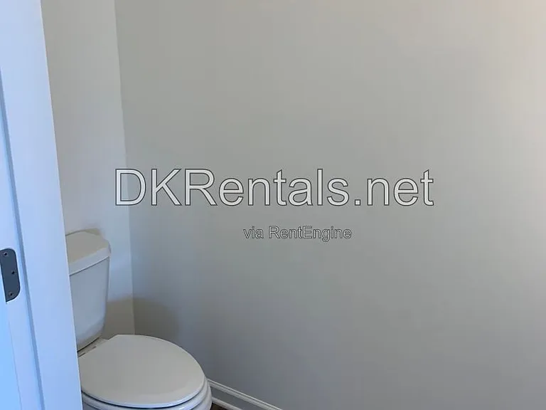 242 Grand Central Way — Photo 8