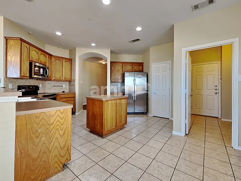 86 N Highland Dr — Photo 4