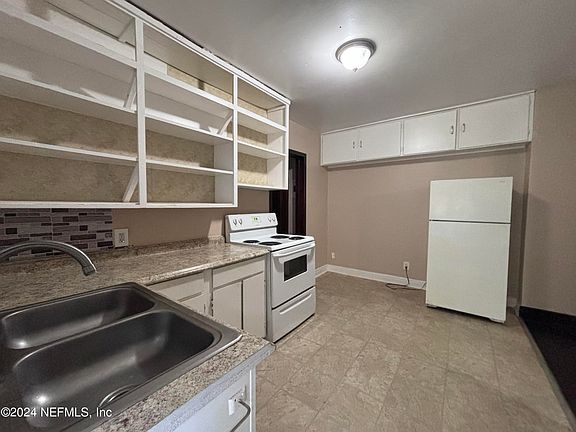 5th image of 1232 Ingleside Ave