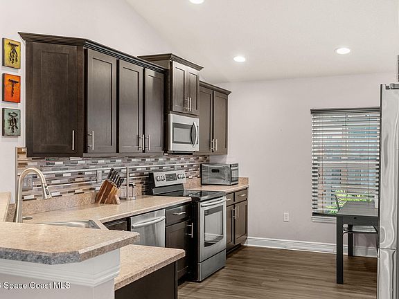 4th image of 4140 Aria Dr