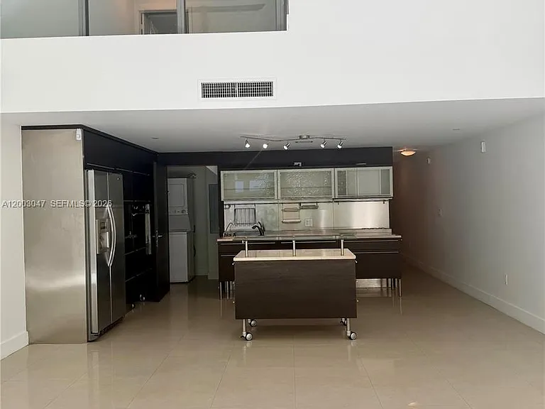 6000 Collins Ave #313 — Photo 8