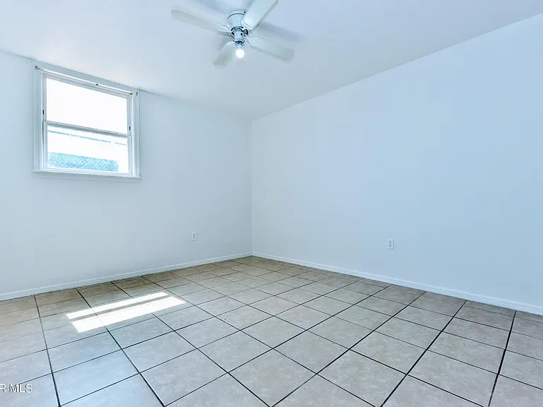 753 N Carolina Dr — Photo 25