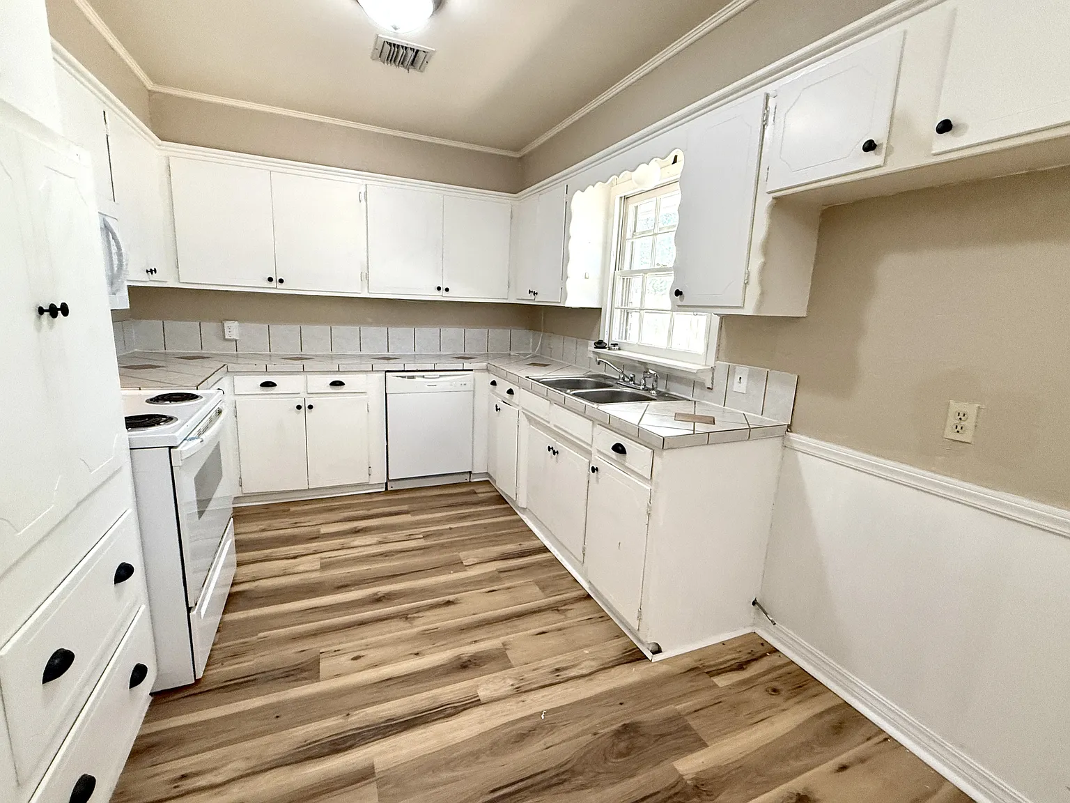 1730 Salisbury Street - 1 — Photo 3