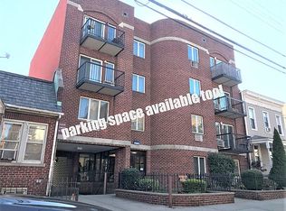 26-39 30th St #4C, Astoria, NY 11102