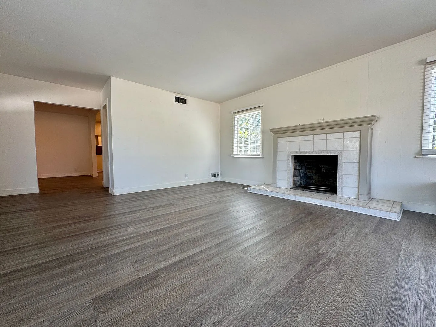 Three Bedroom, Two Bathroom Rosemead Front House — Photo 3