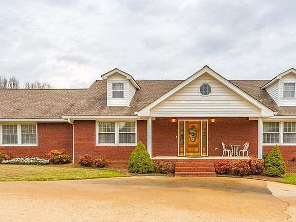 2nd image of 7415 Summertown Ct