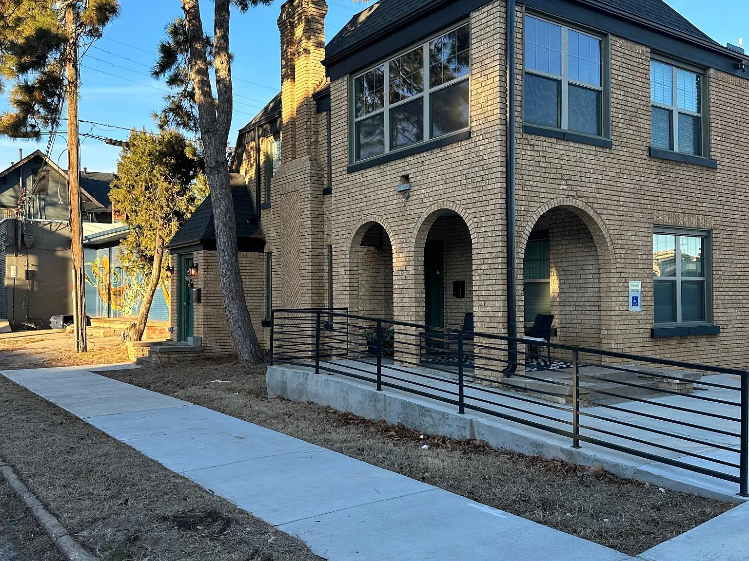 2508 N Douglas Ave — Photo 4