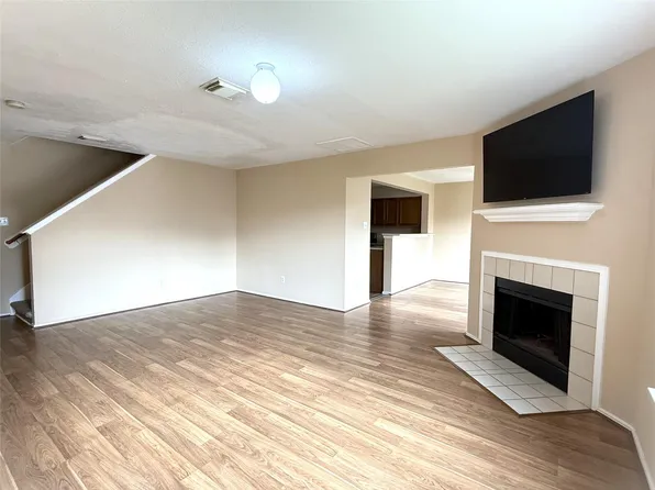 9023 Kalewood Dr, Houston, TX 77099